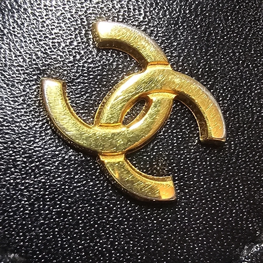 Vintage CHANEL CC Vanity Bag - Picture 4 of 16